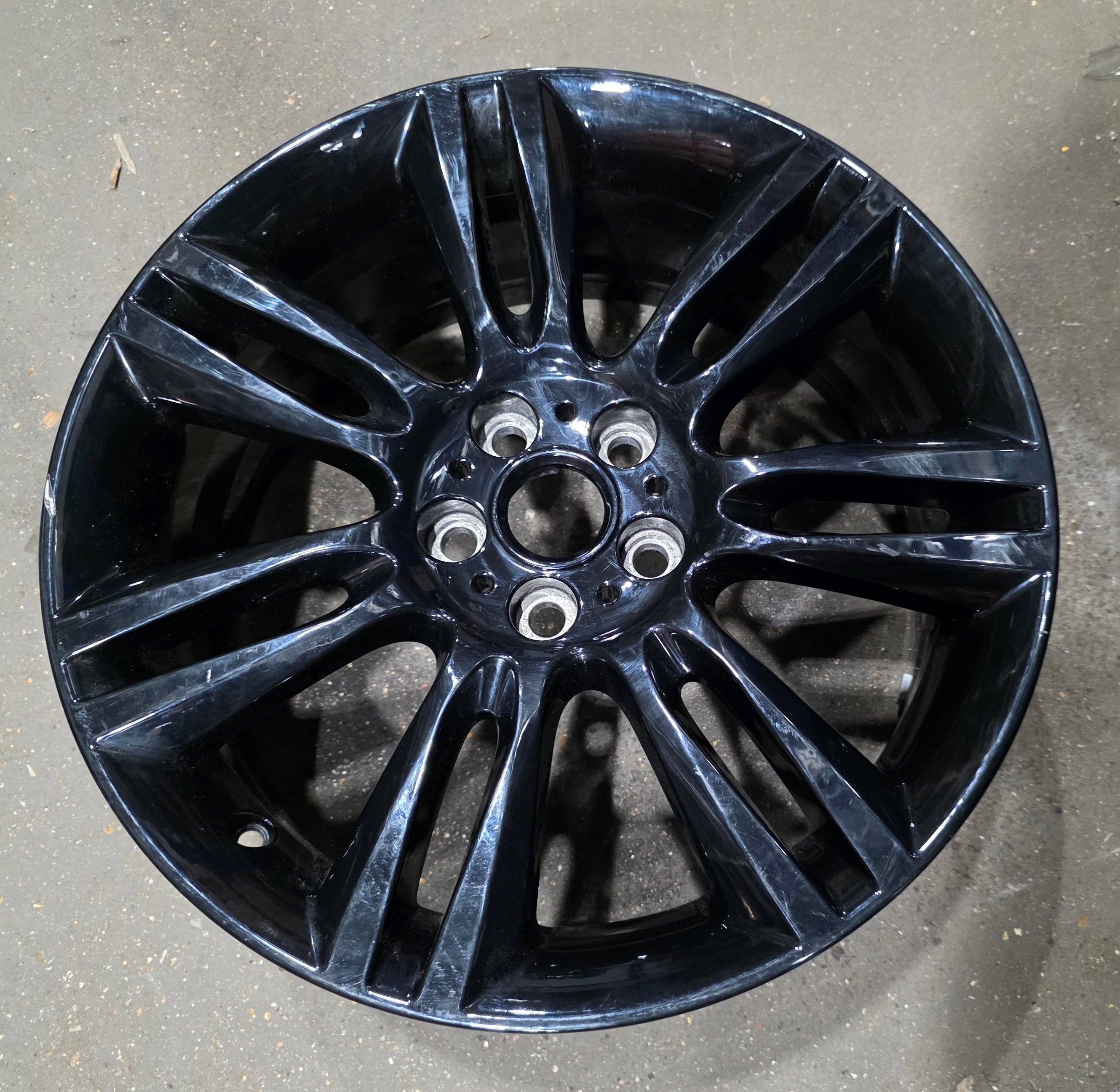 Jaguar XE Matrix 18" Alloy Wheel Gloss Black T4N6915
